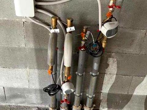 комерційна за адресою Салютна вул., 2к19