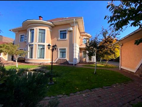 будинок за адресою Грушевського вул.