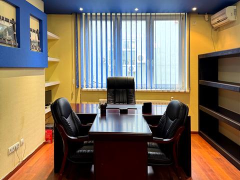 комерційна за адресою Раїси Окіпної вул., 4-А