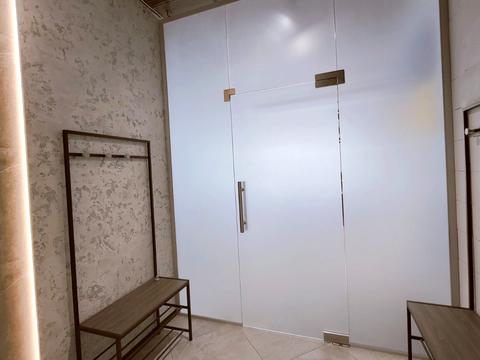 комерційна за адресою Центральна вул., 21-Б