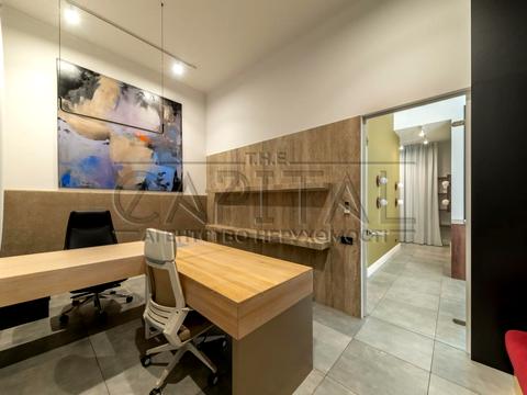 комерційна за адресою Богдана Хмельницького вул., 32