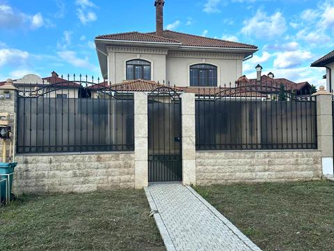 будинок за адресою Берегова вул.