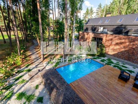 будинок за адресою Набережна вул.