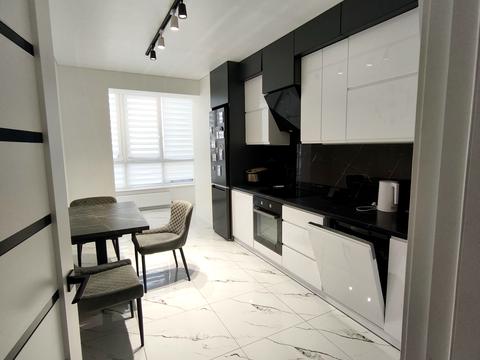 квартира за адресою Домбровського вул., 75