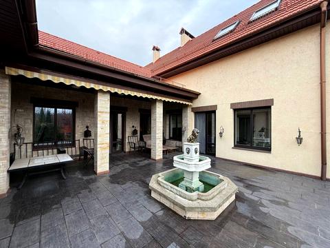 будинок за адресою Дніпровська