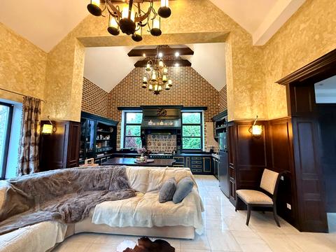 будинок за адресою Дніпровська