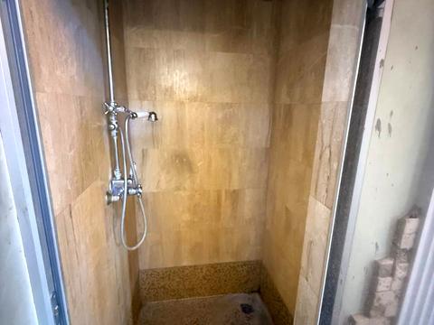 будинок за адресою Дніпровська