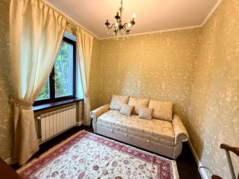 будинок за адресою Дніпровська