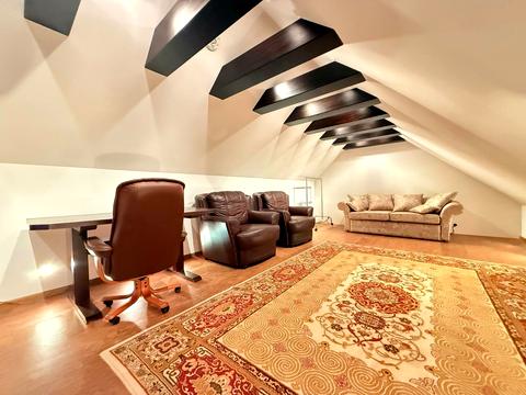 будинок за адресою Дніпровська