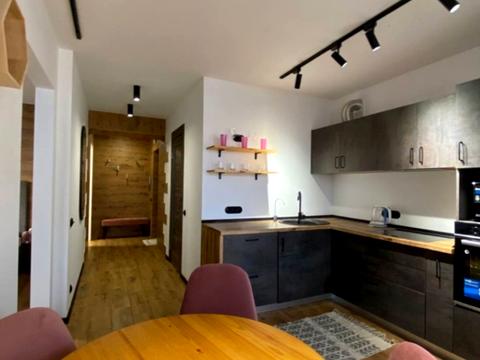 квартира за адресою Зоряна вул., 10