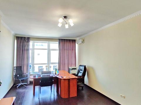 комерційна за адресою Кловський узвіз, 7a