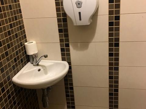 комерційна за адресою Молдовська вул. (Молдавська), 2