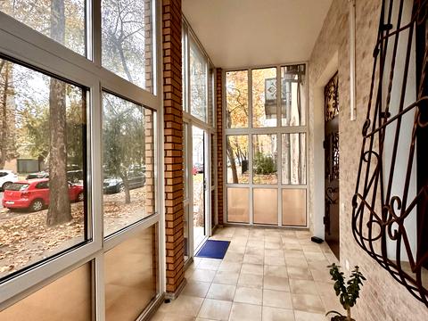 комерційна за адресою Адміральська вул., 17