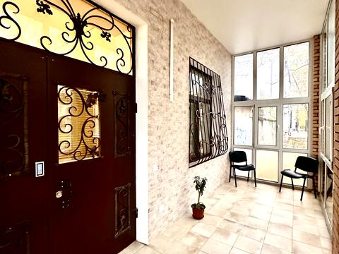 комерційна за адресою Адміральська вул., 17