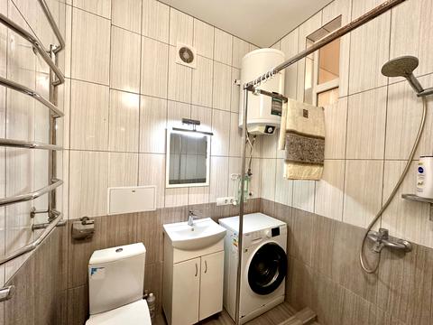 комерційна за адресою Адміральська вул., 17