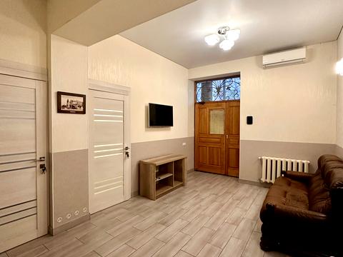 комерційна за адресою Адміральська вул., 17