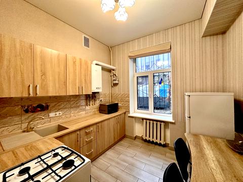 комерційна за адресою Адміральська вул., 17