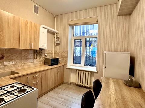 комерційна за адресою Адміральська вул., 17