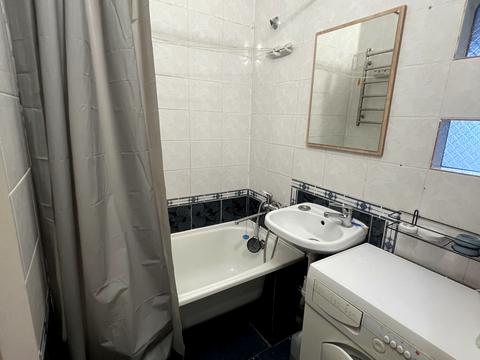 квартира за адресою Леоніда Каденюка просп. (Юрія Гагаріна), 5/2