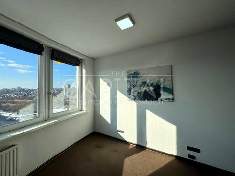 комерційна за адресою Валерія Лобановського просп., 150