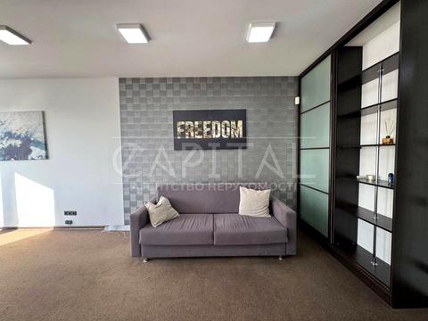 комерційна за адресою Валерія Лобановського просп., 150