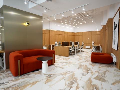 комерційна за адресою Буслівська вул., 12