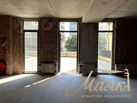 комерційна за адресою Річкова вул., 4