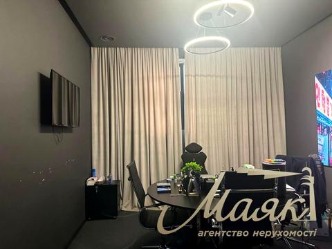 комерційна за адресою Антоновича, 74-78