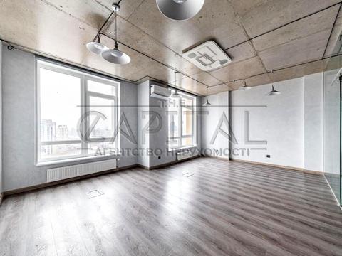 комерційна за адресою Жилянська вул., 68