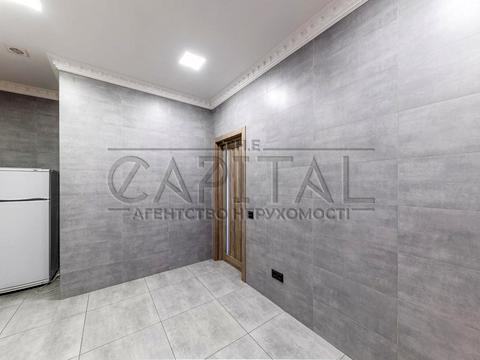 комерційна за адресою Жилянська вул., 68