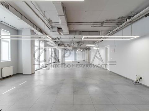 комерційна за адресою Спаська вул., 20