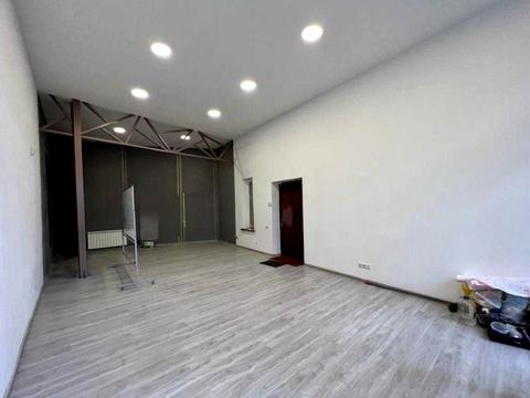 комерційна за адресою Редутна вул., 58