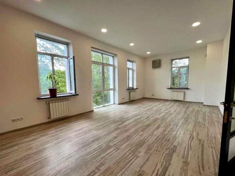 комерційна за адресою Редутна вул., 58