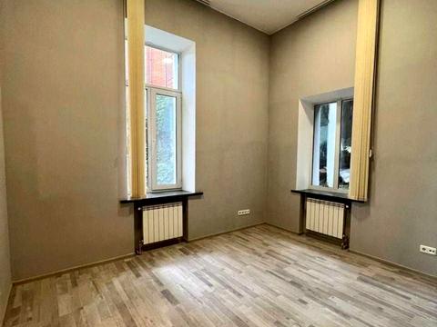 комерційна за адресою Редутна вул., 58