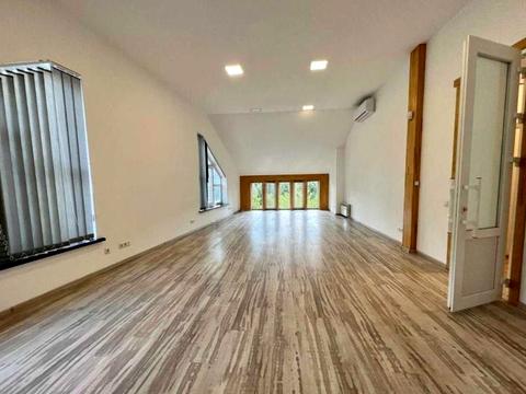 комерційна за адресою Редутна вул., 58