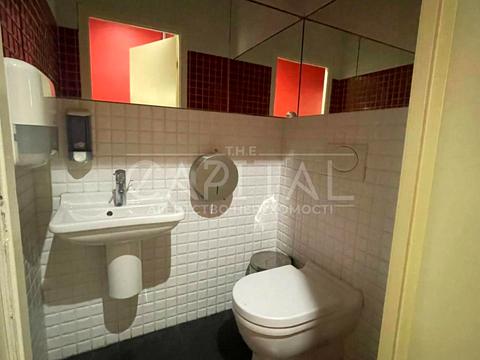 комерційна за адресою Саксаганського вул., 121