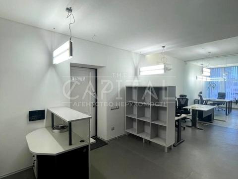 комерційна за адресою Саксаганського вул., 121