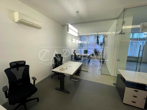 комерційна за адресою Саксаганського вул., 121