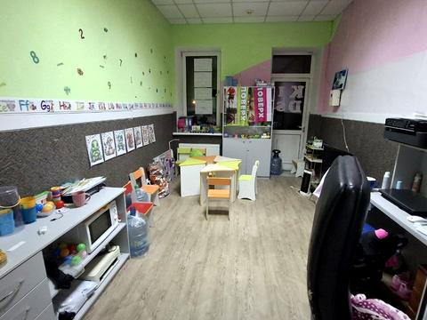 комерційна за адресою Майдан Озерний вул. (Боброва), 3