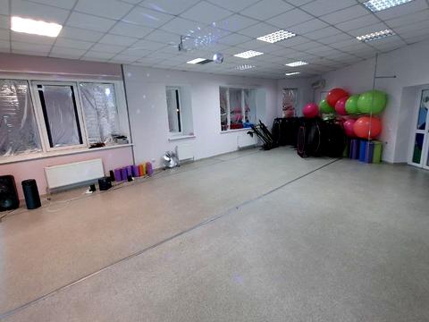 комерційна за адресою Майдан Озерний вул. (Боброва), 3