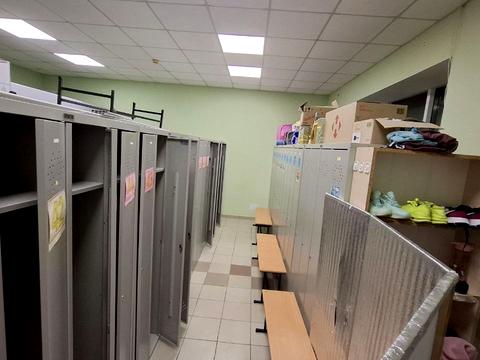 комерційна за адресою Майдан Озерний вул. (Боброва), 3