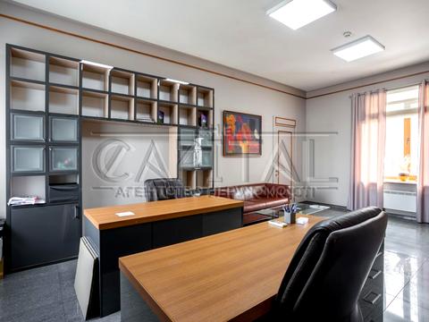 комерційна за адресою Жилянська вул., 101