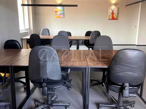 комерційна за адресою Лєскова вул., 9