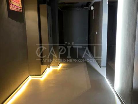 комерційна за адресою Лєскова вул., 9