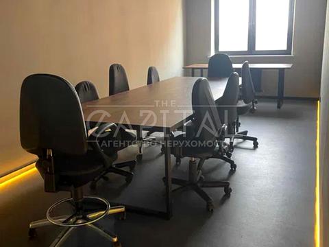 комерційна за адресою Лєскова вул., 9