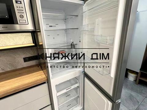 квартира за адресою Голосіївський просп. (40-річчя Жовтня), 76