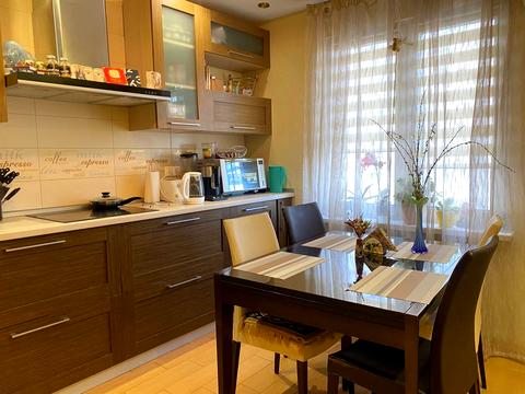 кімната за адресою Драгоманова вул., 1-Б