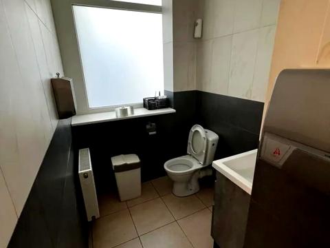 комерційна за адресою Лесі Українки бульв., 23