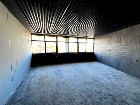 комерційна за адресою Лесі Українки бульв., 23