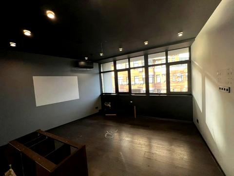 комерційна за адресою Лесі Українки бульв., 23